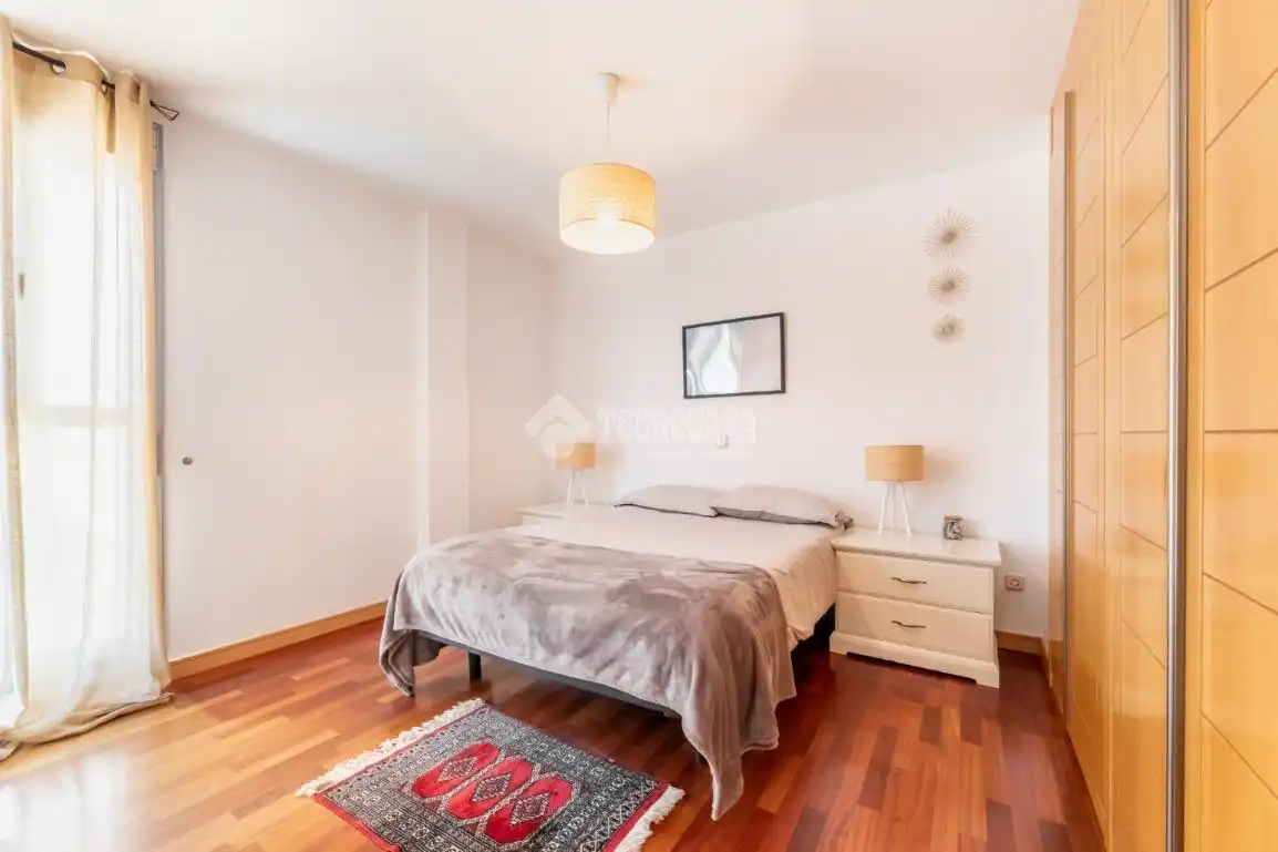Schlafzimmer von Einfamilien-Reihenhaus zum Verkauf in Torrelodones mit Klimaanlage, Heizung und Terrasse