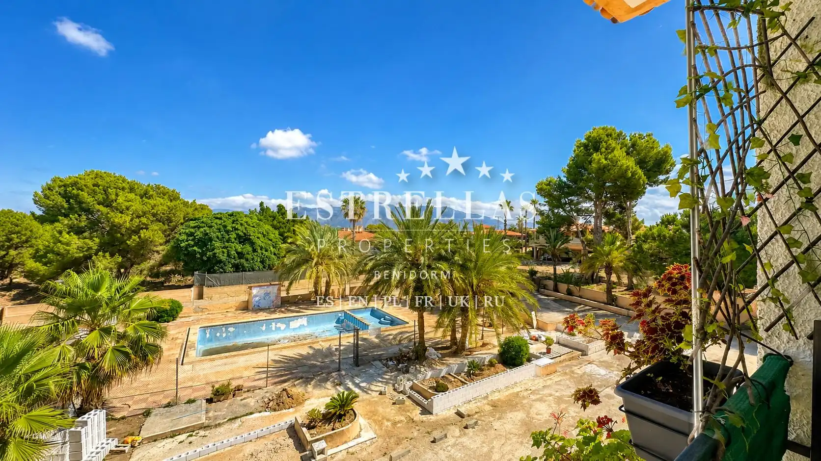 Vista exterior de Apartament en venda en L'Alfàs del Pi amb Aire condicionat, Jardí privat i Terrassa