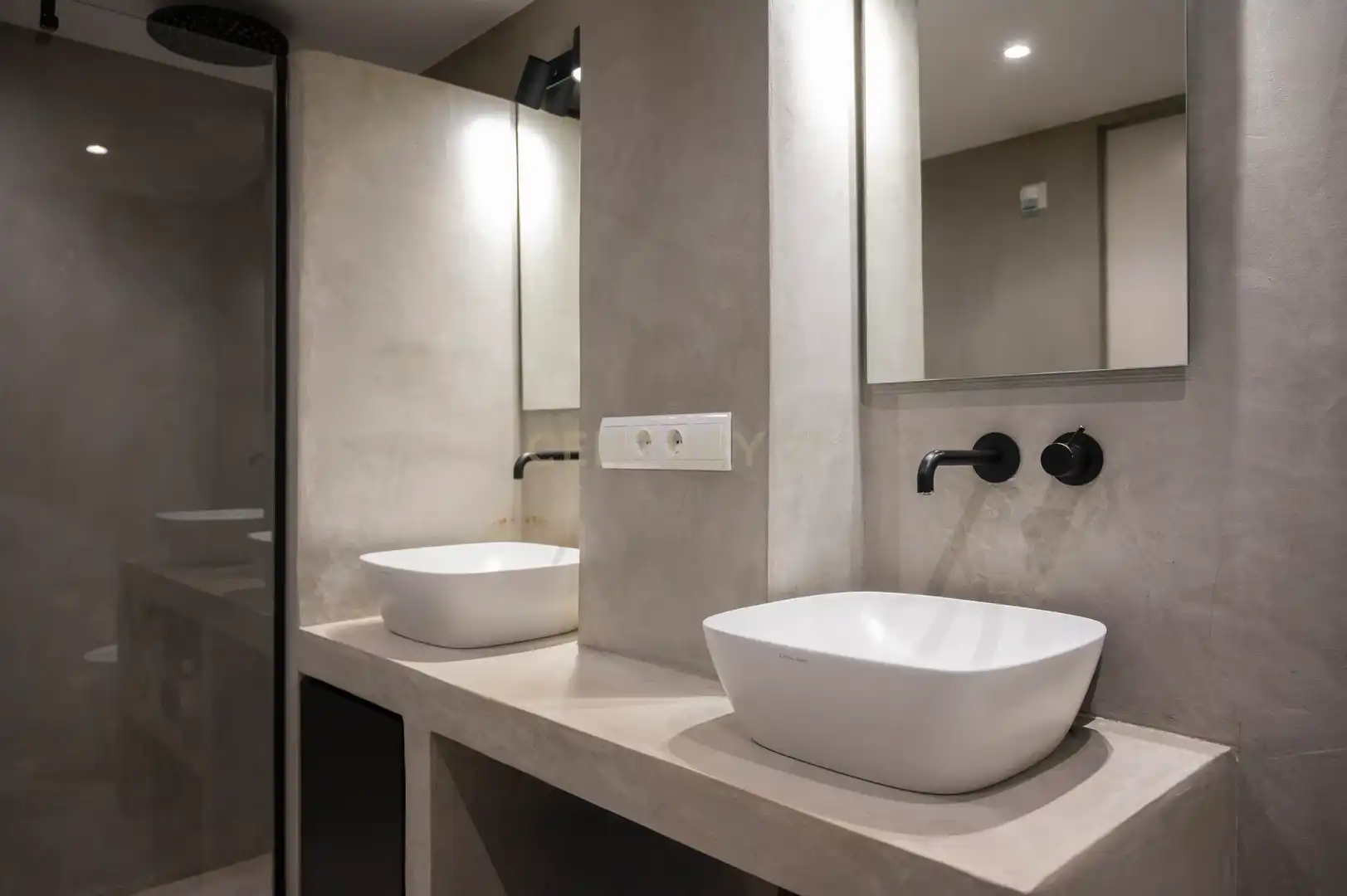 Baño de Apartamento de alquiler en Santa Eulària des Riu con Aire acondicionado, Jardín privado y Piscina comunitaria