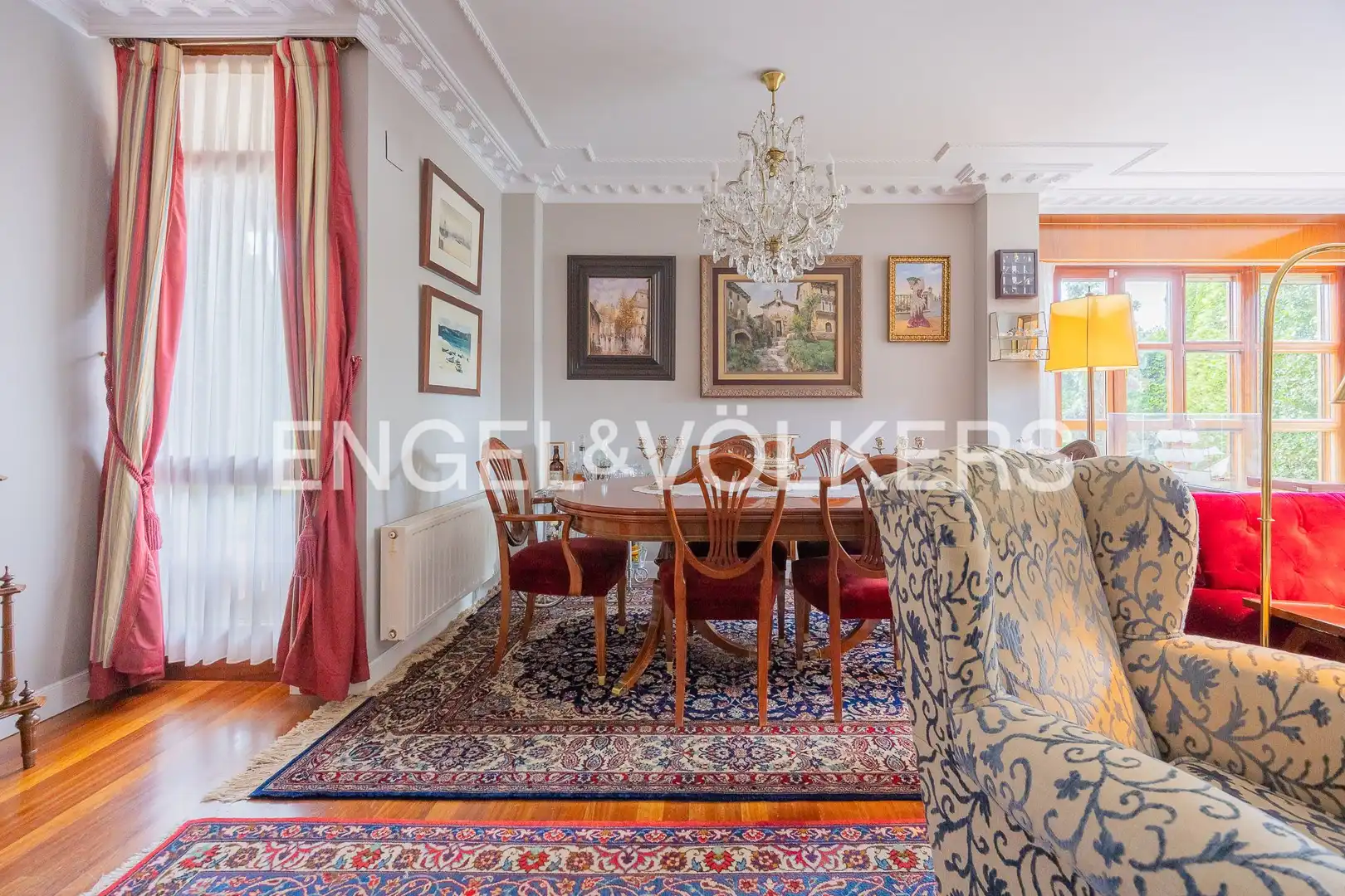 Comedor de Casa o chalet en venta en Loiu con Calefacción, Jardín privado y Trastero