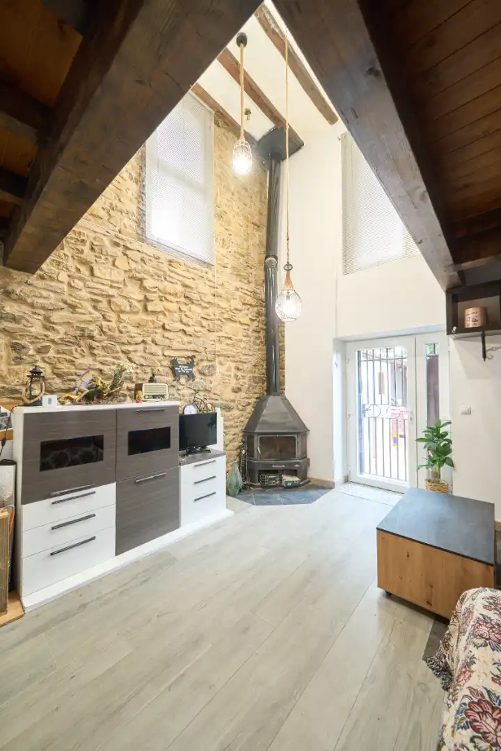 Sala d'estar de Casa adosada en venda en Vitoria - Gasteiz amb Jardí privat, Terrassa i Traster