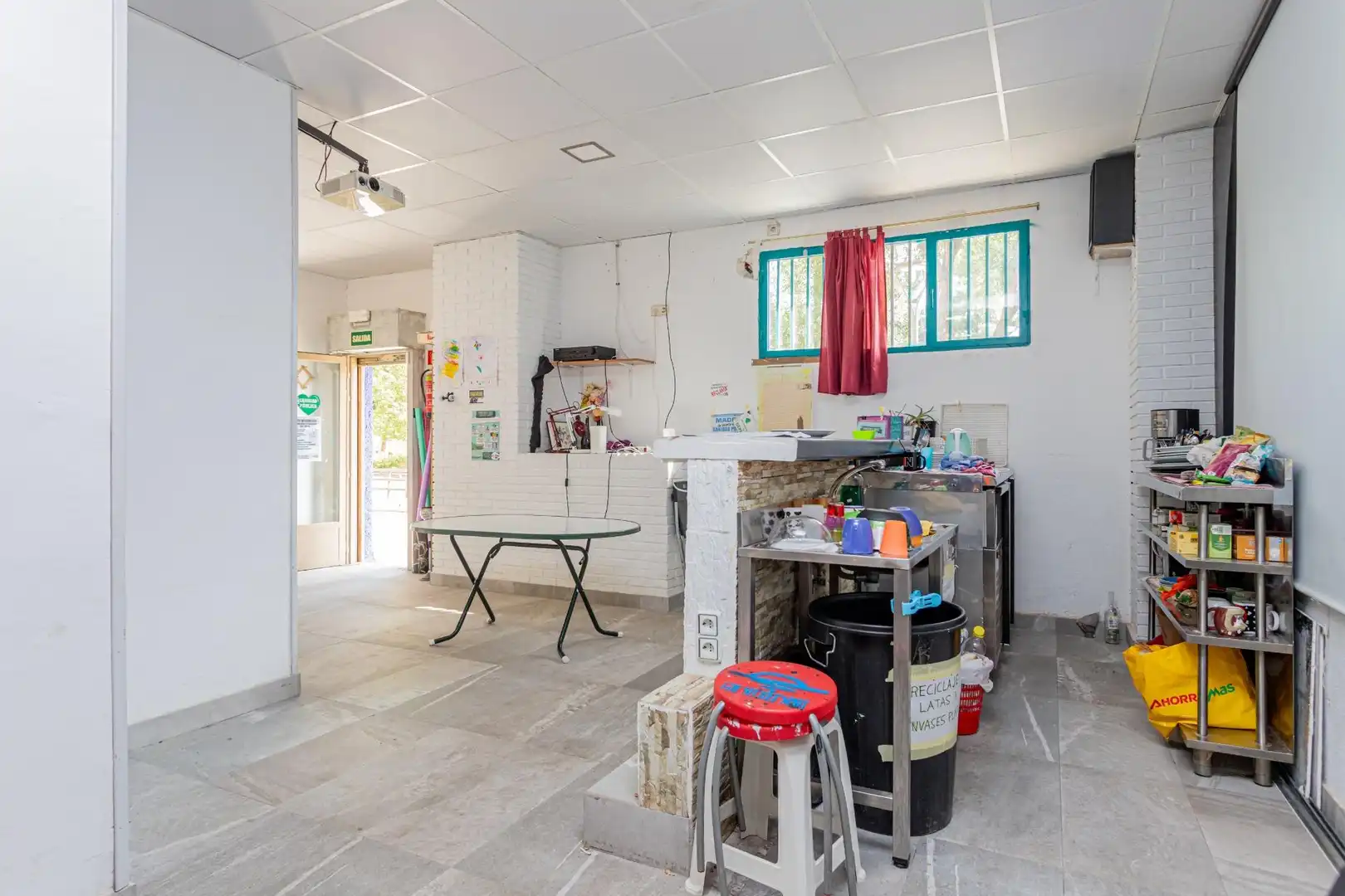 Kitchen of Commercial properties for sale in Tres Cantos