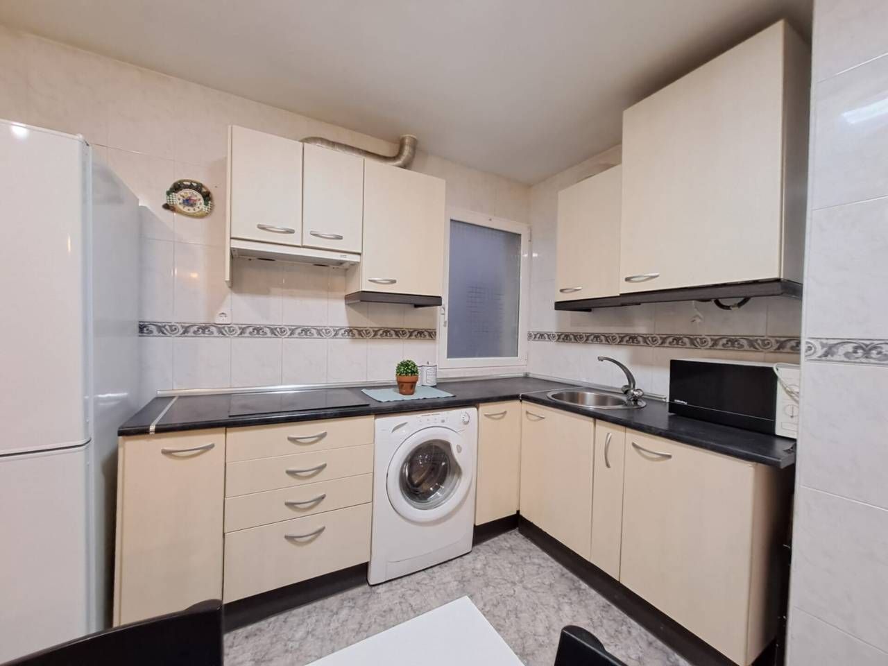 Cuina de Pis en venda en Burgos Capital amb Calefacció i Parquet