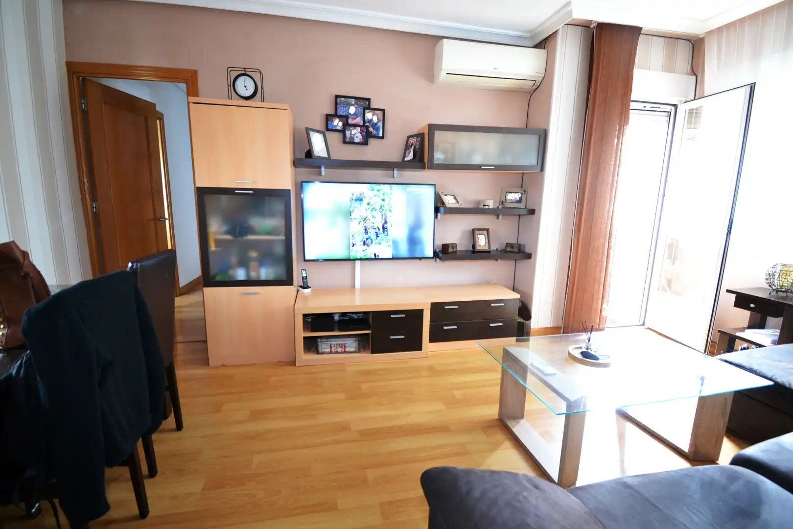 Living room of Flat for sale in Plasencia  with Air Conditioner, Heating and Terrace