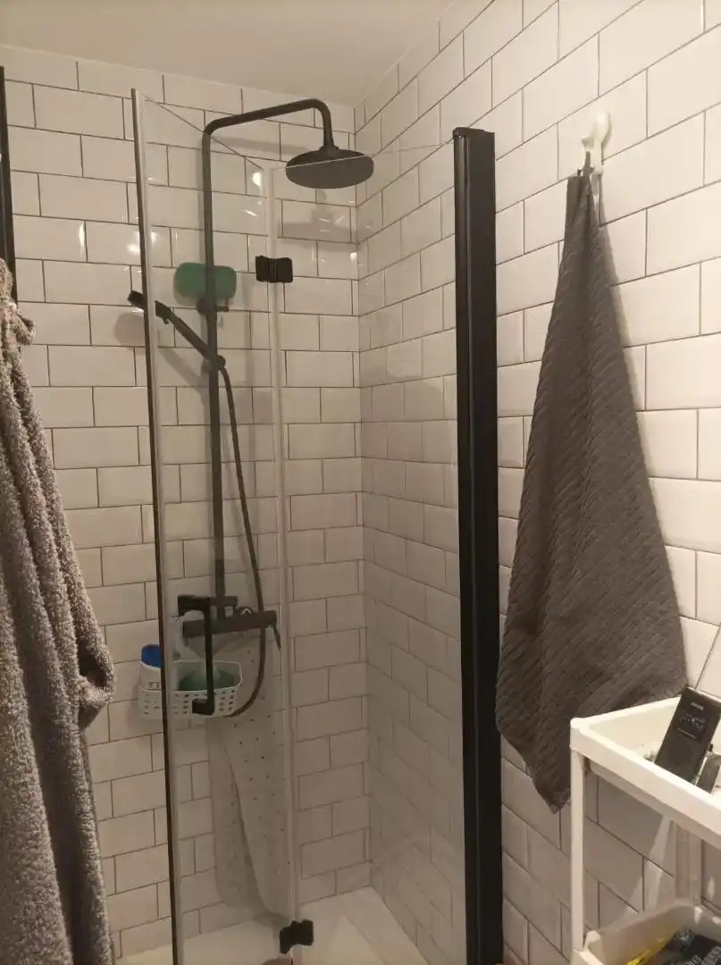 Badezimmer von Wohnung zur Miete in Oleiros mit Balkon