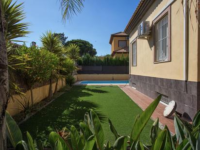 Garden of House or chalet for sale in Isla Cristina  with Air Conditioner, Heating and Private garden