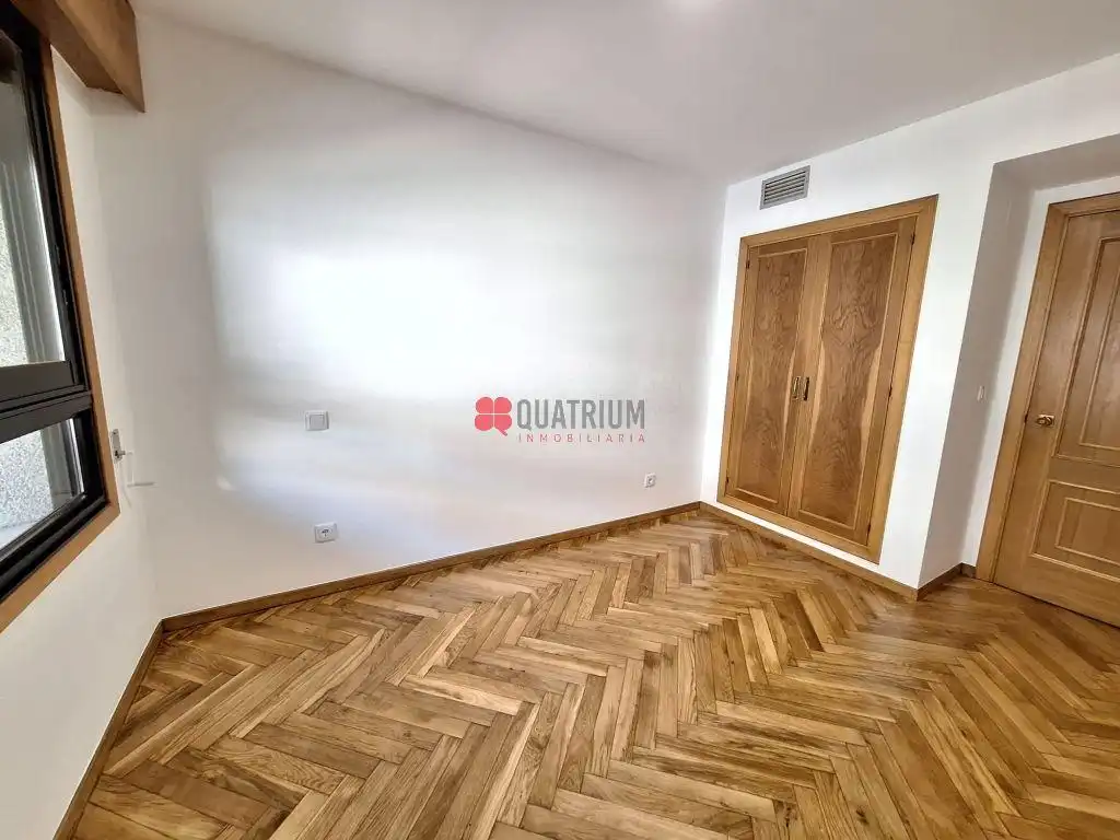 Habitación de Piso de alquiler en Santiago de Compostela  con Balcón