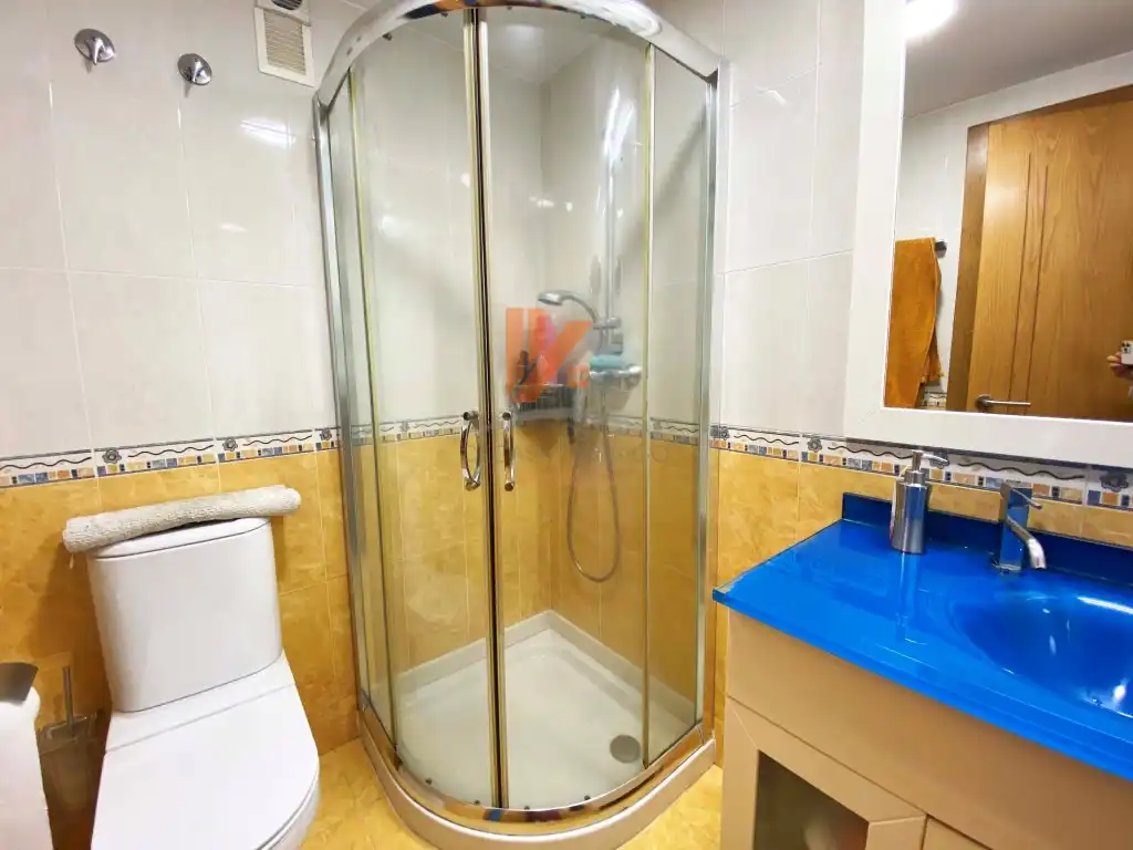 Bathroom of Flat for sale in Ames  with Oven