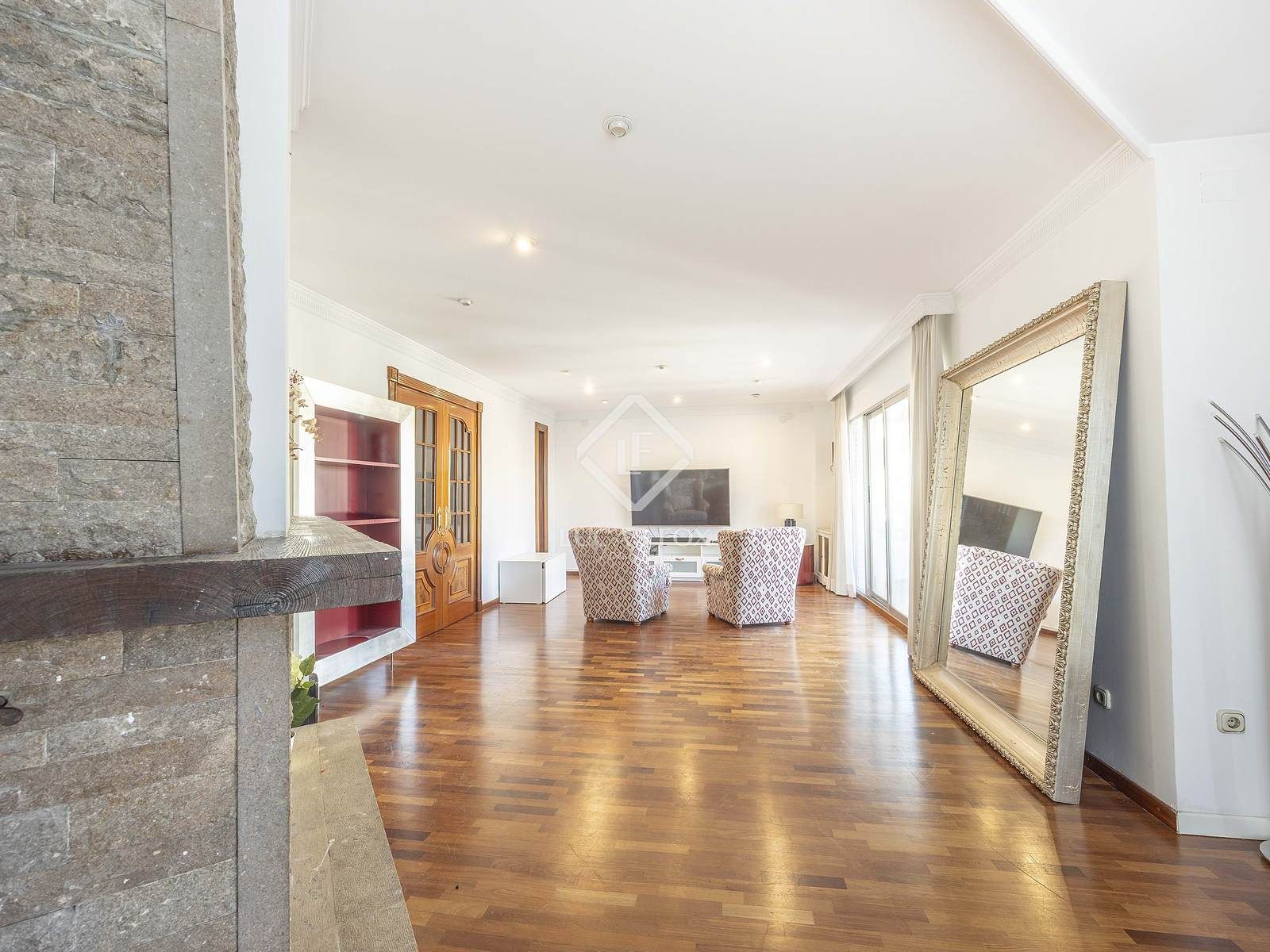 Living room of Flat for sale in  Valencia Capital  with Parquet flooring, Terrace and Balcony