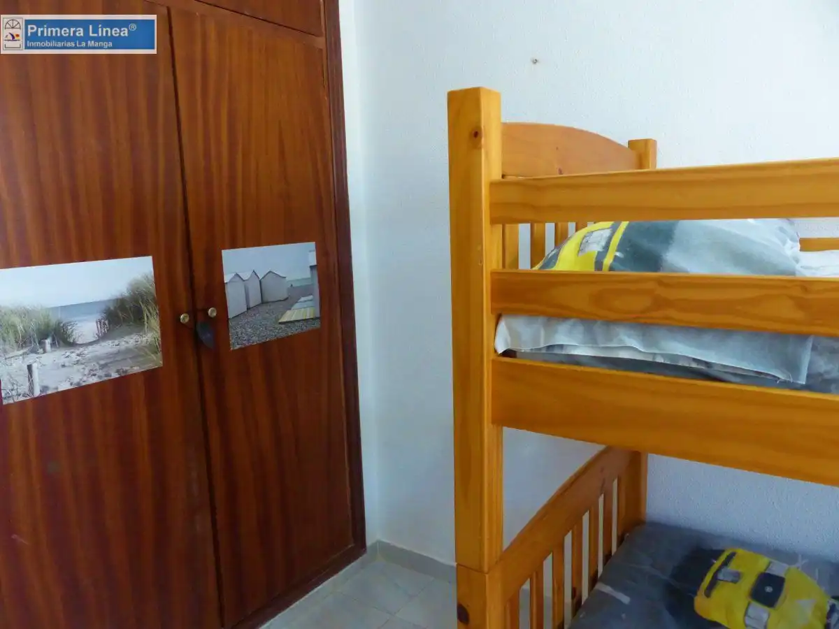 Habitación de Casa adosada en venta en Cartagena con Jardín privado, Trastero y Amueblado