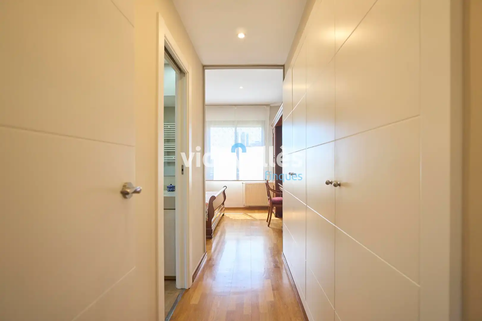 Wohnung zum Verkauf in Barcelona mit Klimaanlage, Heizung und Terrasse