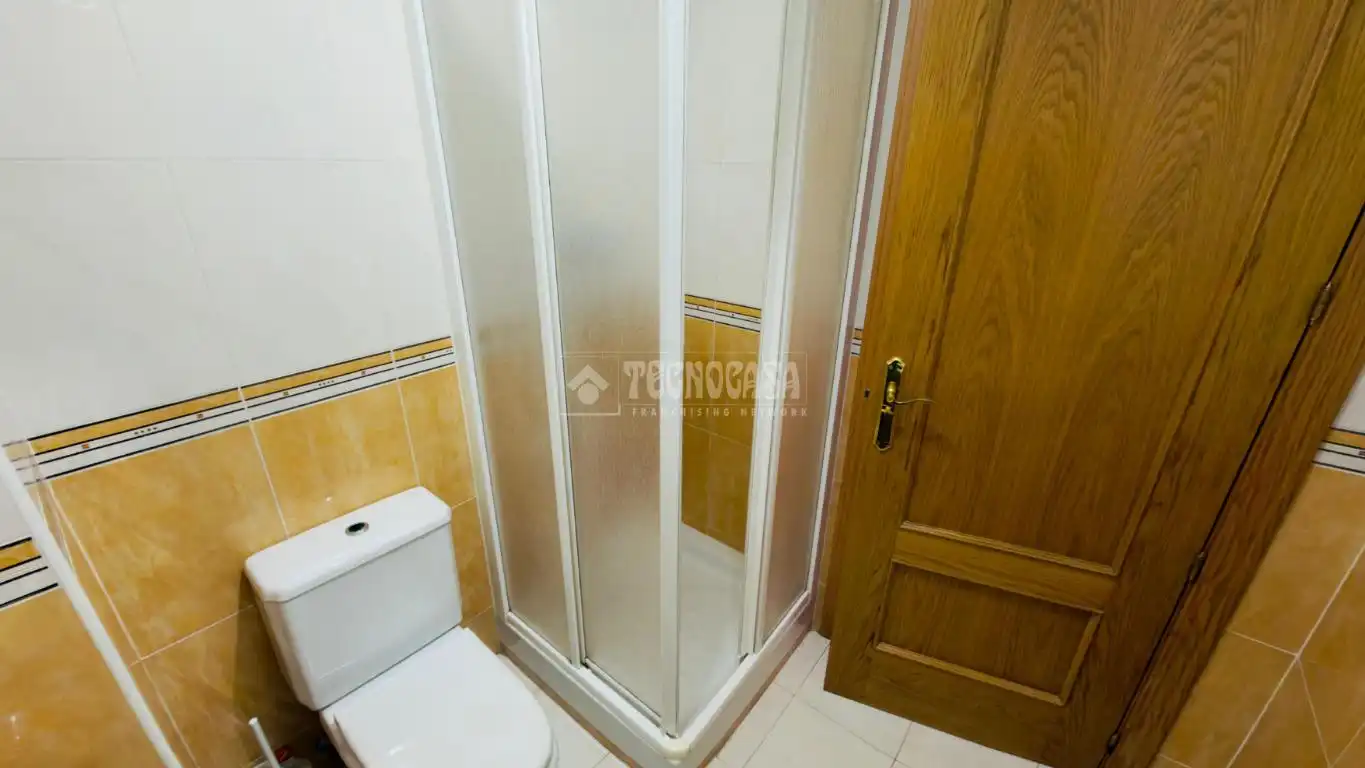 Bathroom of Detached homes for sale in Alameda de la Sagra
