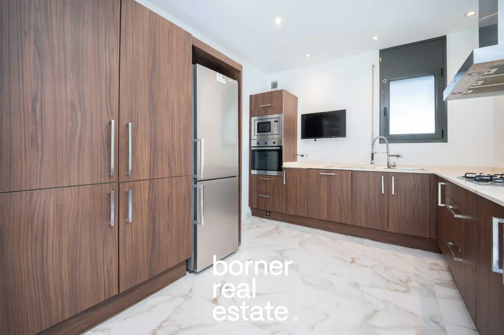 Cocina de Casa o chalet en venta en Sant Cugat del Vallès con Aire acondicionado, Calefacción y Jardín privado