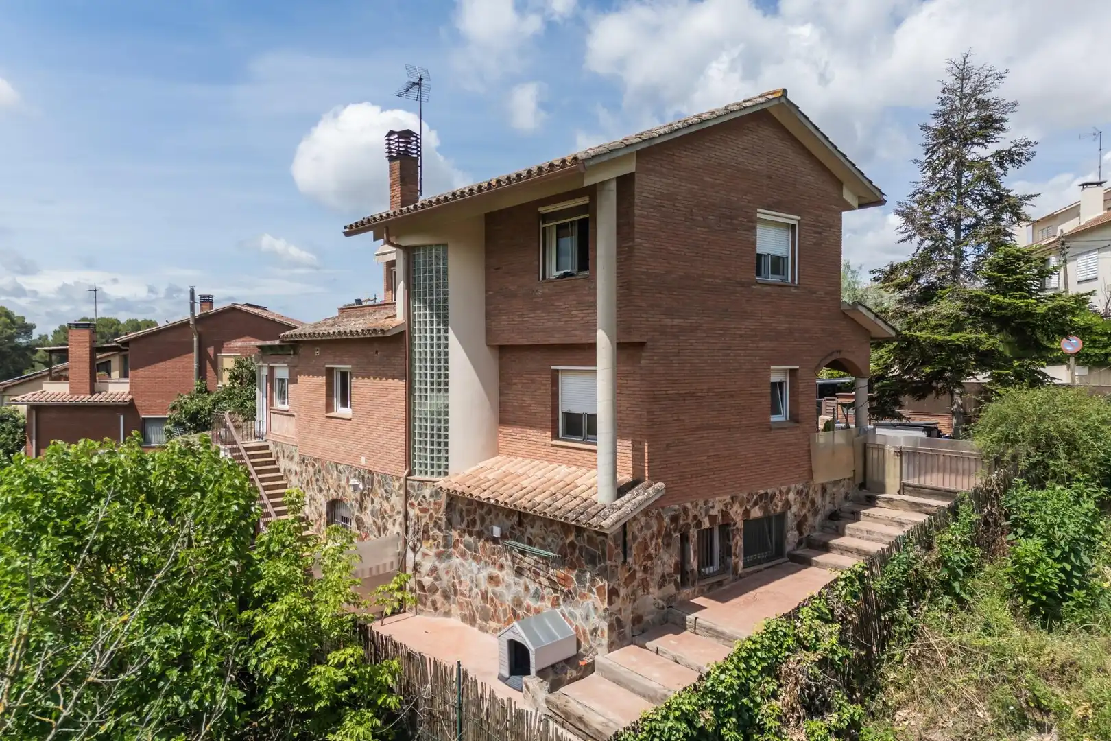 Vista exterior de Casa o xalet en venda en Martorelles amb Aire condicionat, Calefacció i Parquet