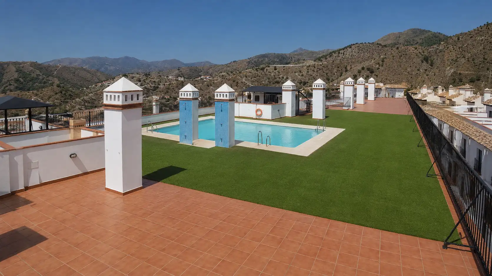 Piscina de Apartament en venda en Vélez de Benaudalla amb Aire condicionat, Calefacció i Balcó