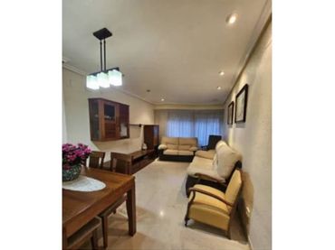 Piso con balcón en venta en Elche ciudad