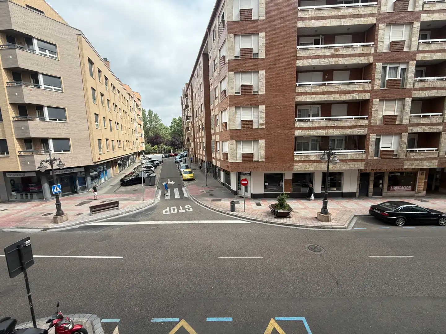 Vista exterior de Apartamento de alquiler en León Capital  con Calefacción, Parquet y Terraza