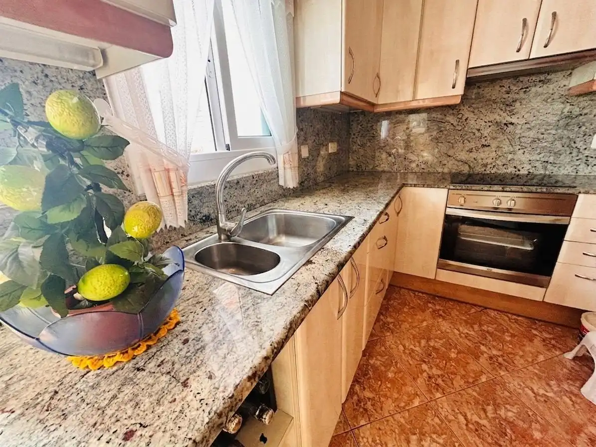 Cocina de Piso en venta en L'Hospitalet de Llobregat con Amueblado y Balcón