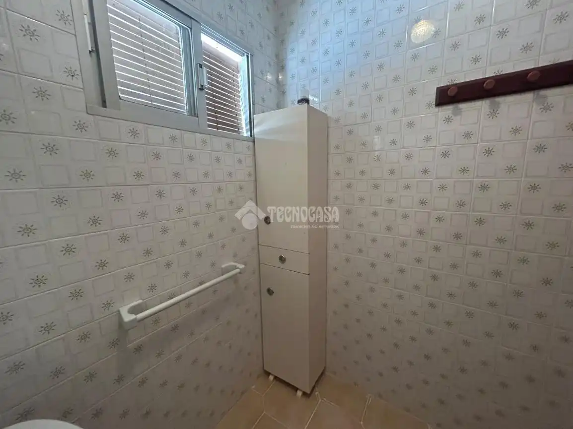 Badezimmer von Wohnung zum Verkauf in Argamasilla de Calatrava mit Klimaanlage, Heizung und Terrasse