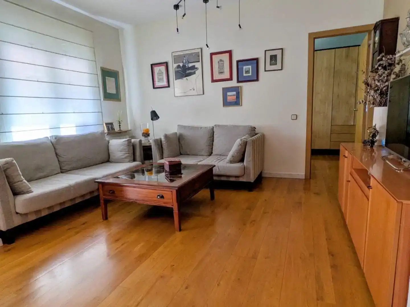 Sala d'estar de Pis en venda en  Barcelona Capital amb Aire condicionat i Balcó