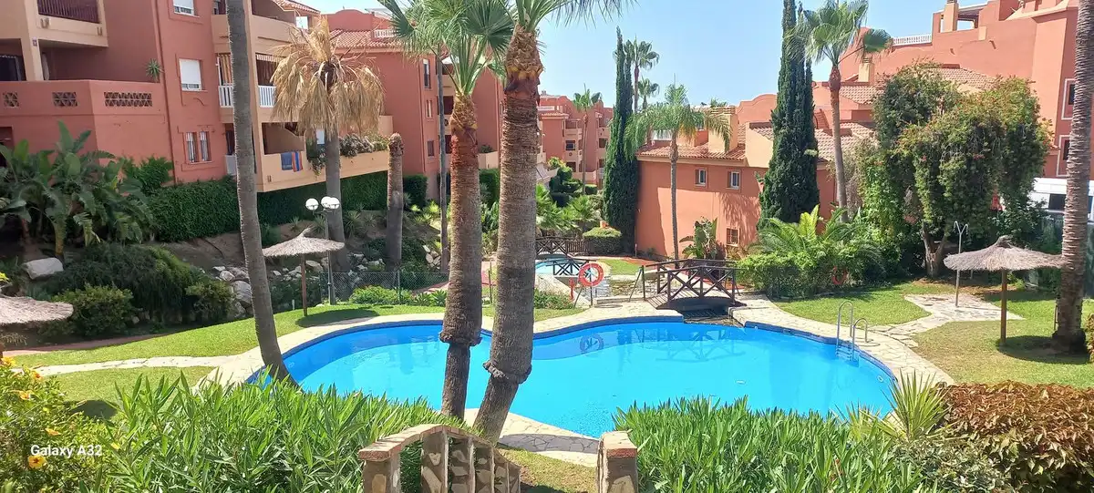 Vista exterior de Planta baixa en venda en Marbella amb Aire condicionat, Calefacció i Terrassa