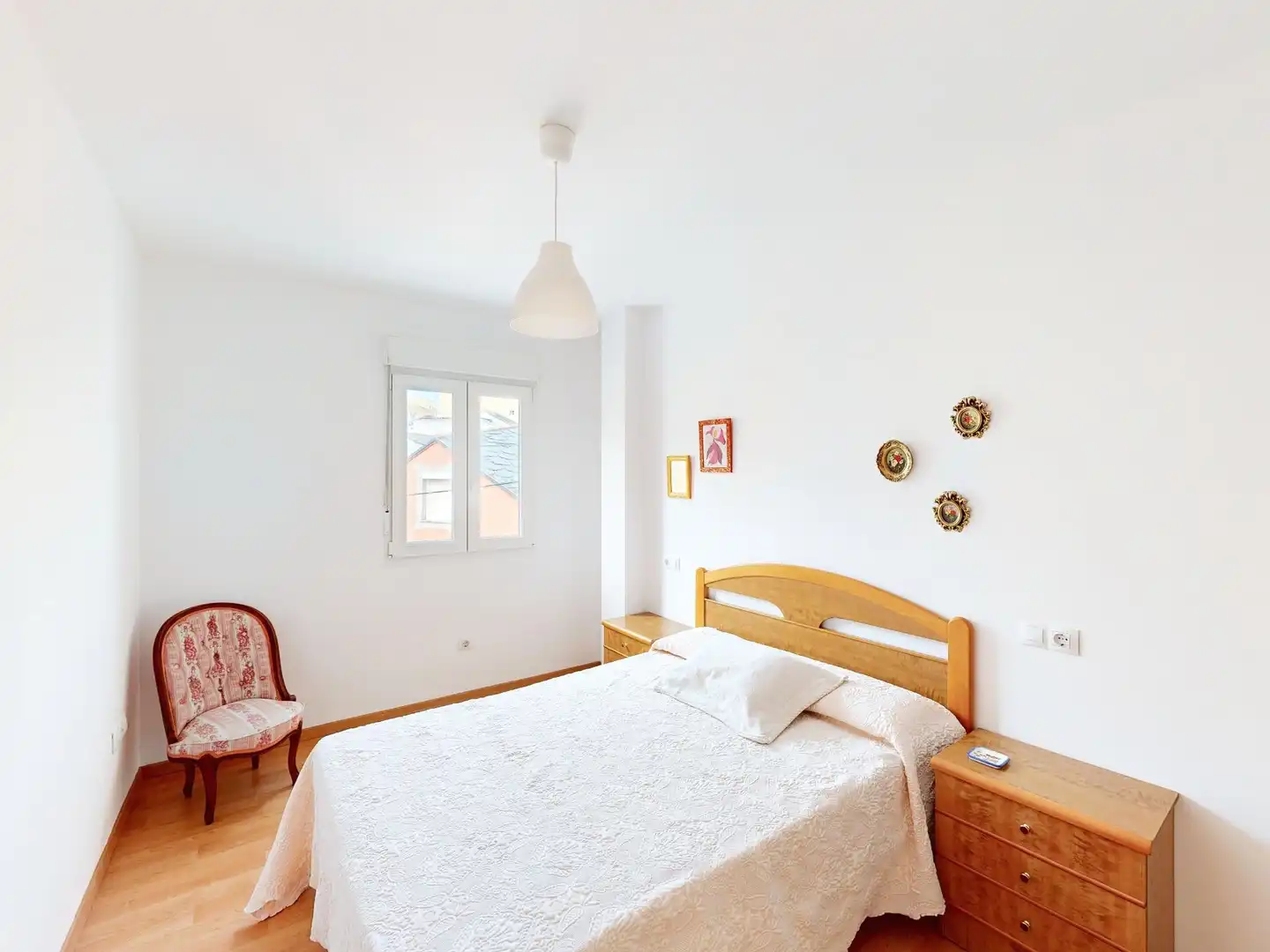 Schlafzimmer von Gebäude zum Verkauf in Foz