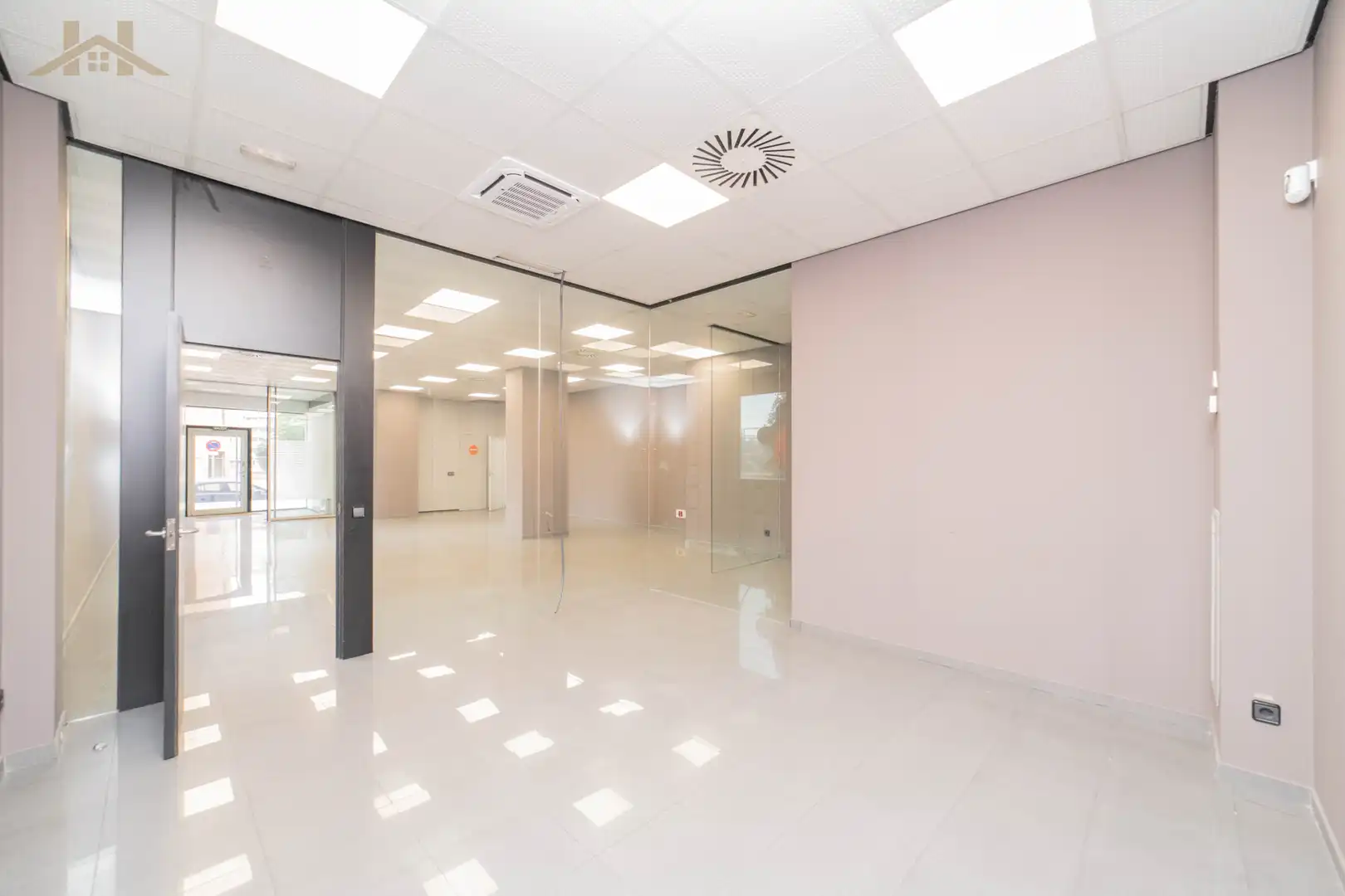 Commercial properties for sale in Alcorcón  with Air Conditioner and Heating