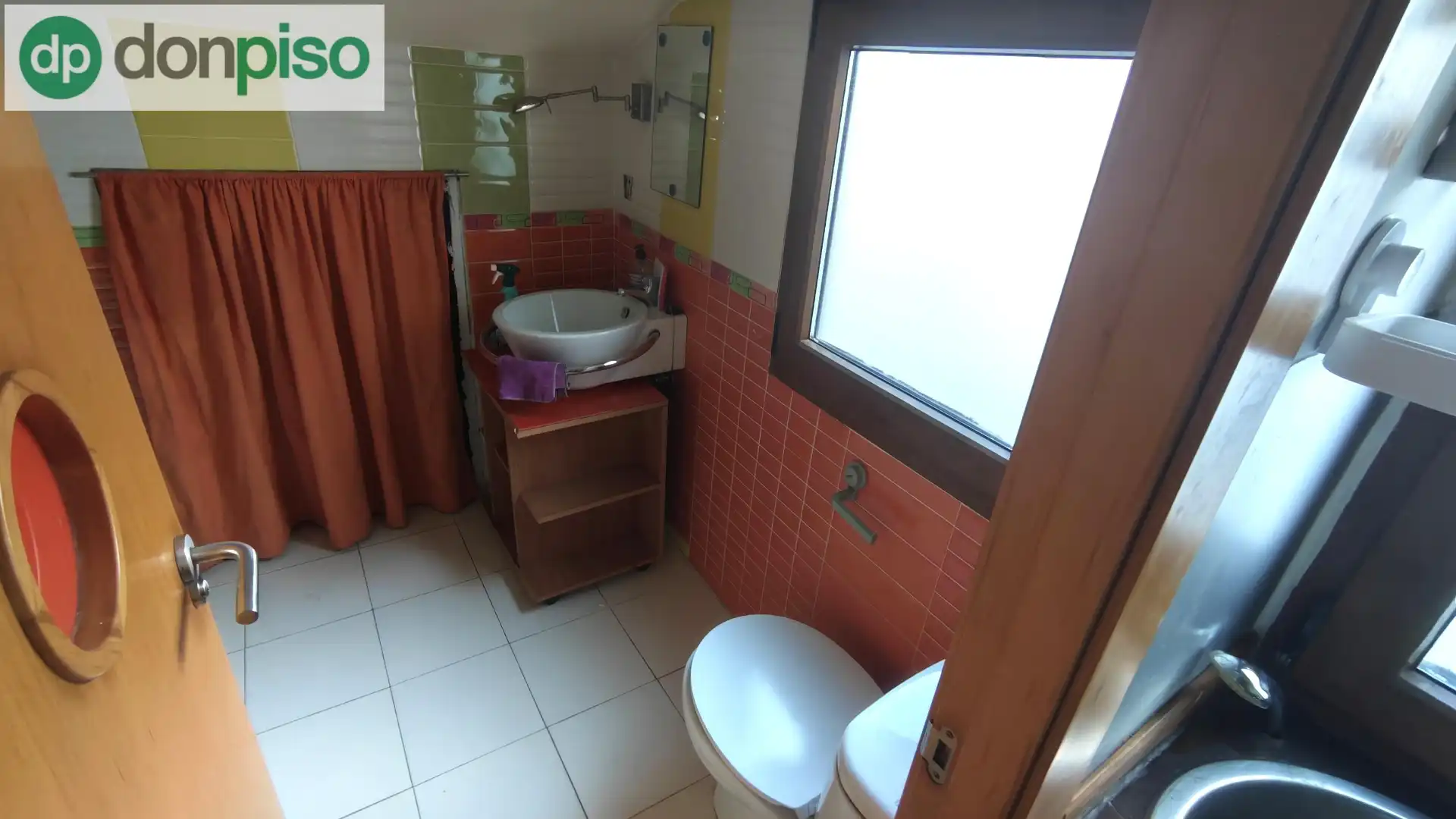 Baño de Piso en venta en Torrelavega  con Amueblado