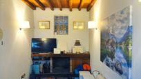 Sala d'estar de Casa o xalet en venda en San Lorenzo de El Escorial amb Calefacció, Terrassa i Traster