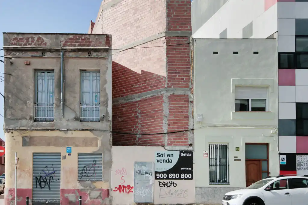 Exterior view of Buildings for sale in Sabadell