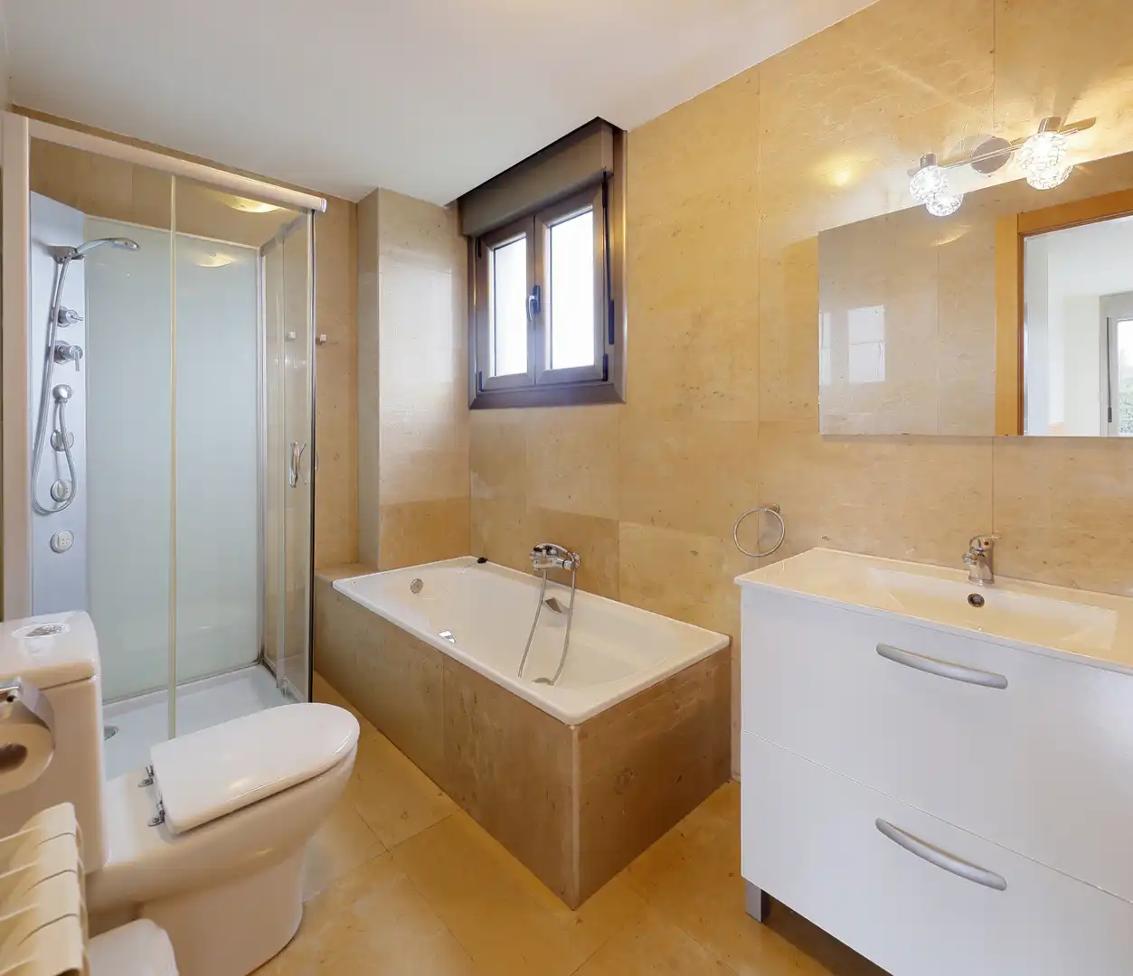 Bathroom of Houses for sale in Gijón   with Heating