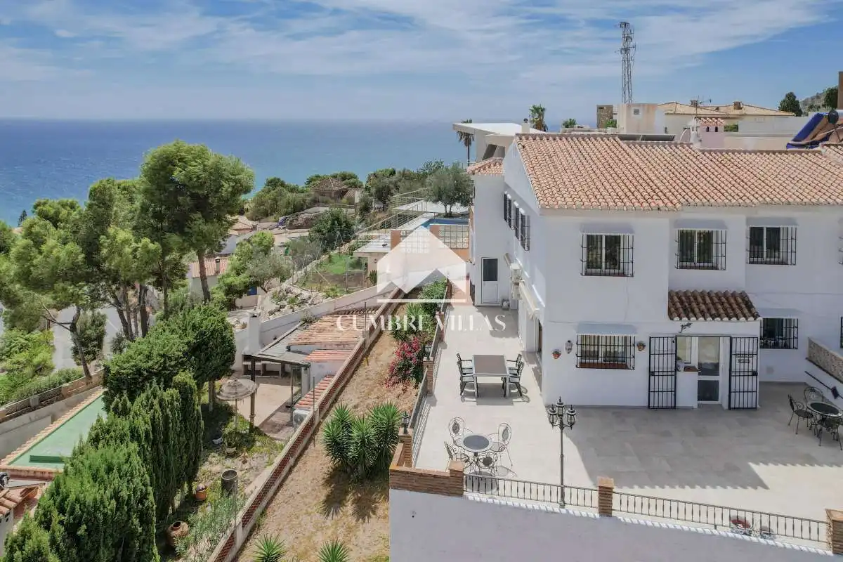 Exterior view of Houses for sale in Almuñécar