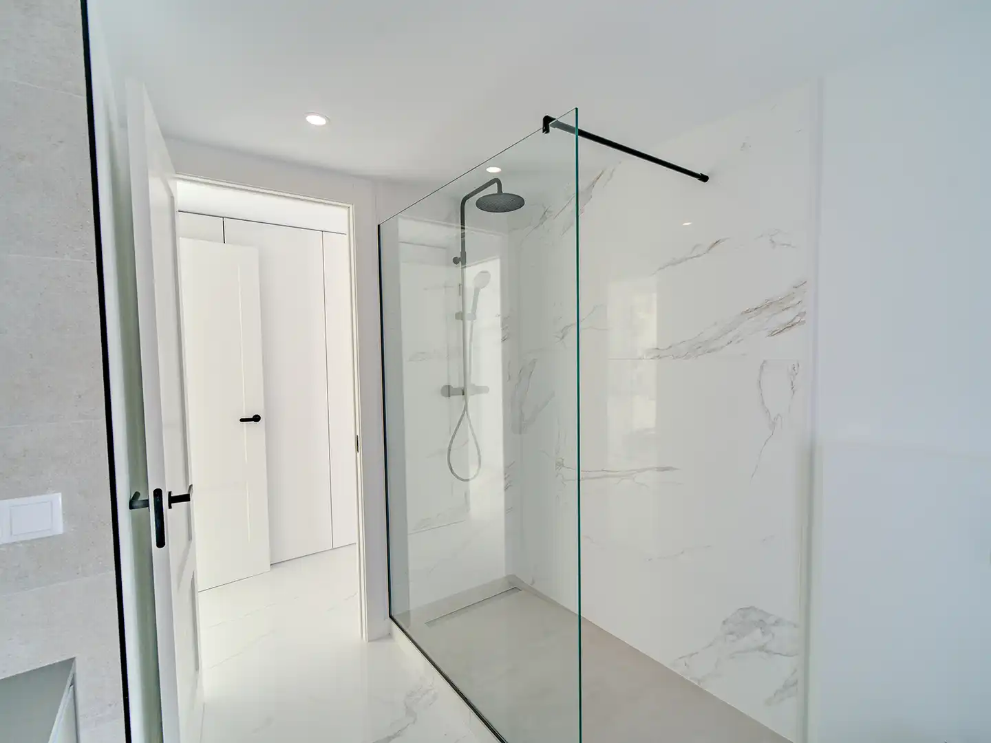 Bathroom of Houses for sale in El Campello  with Air Conditioner, Heating and Private garden