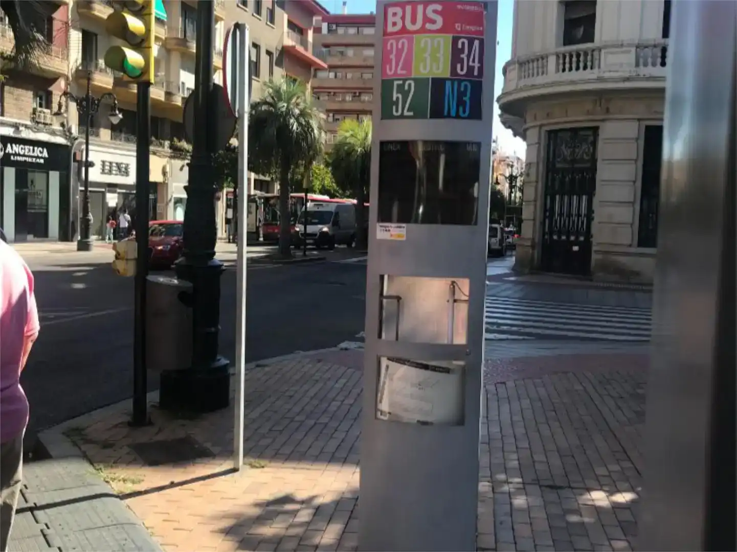 Außenansicht von Wohnung zum Verkauf in  Zaragoza Capital mit Klimaanlage und Balkon