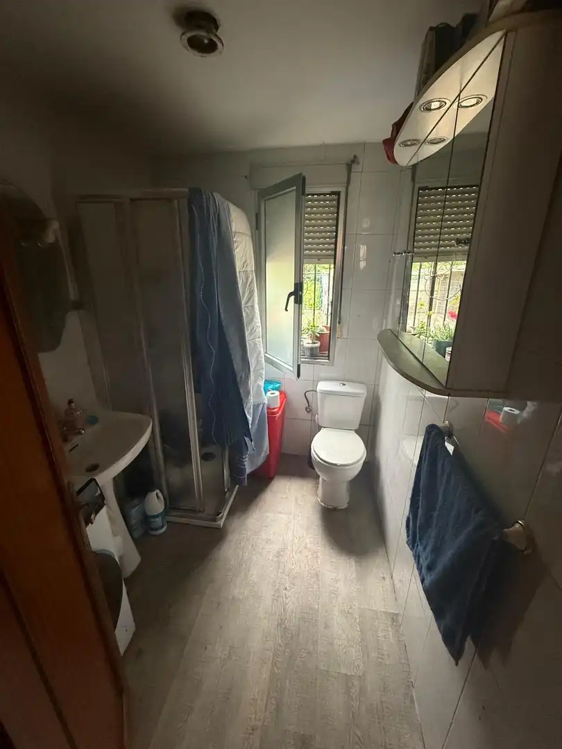 Bany de Casa o xalet en venda en Mieres (Asturias) amb Terrassa, Piscina i Moblat