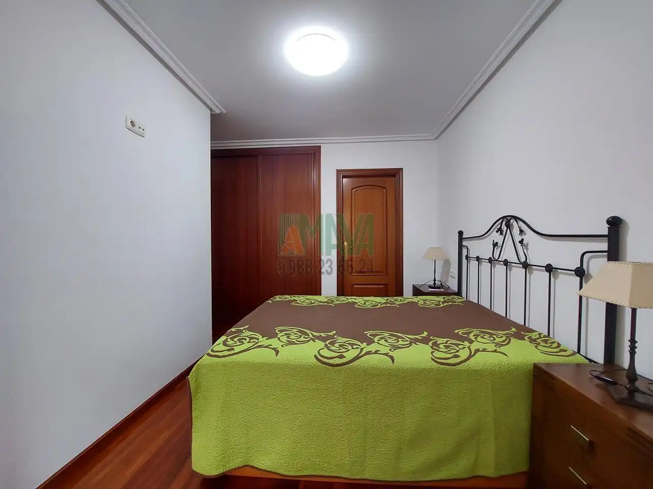 Habitación de Apartamento de alquiler en Ourense Capital  con Calefacción, Trastero y Amueblado