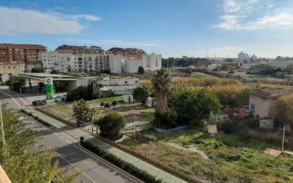 Vista exterior de Pis en venda en Castellón de la Plana / Castelló de la Plana amb Calefacció, Traster i Alarma