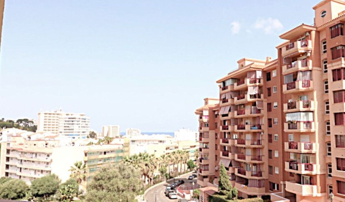 Vista exterior de Apartament en venda en Fuengirola amb Aire condicionat, Calefacció i Terrassa
