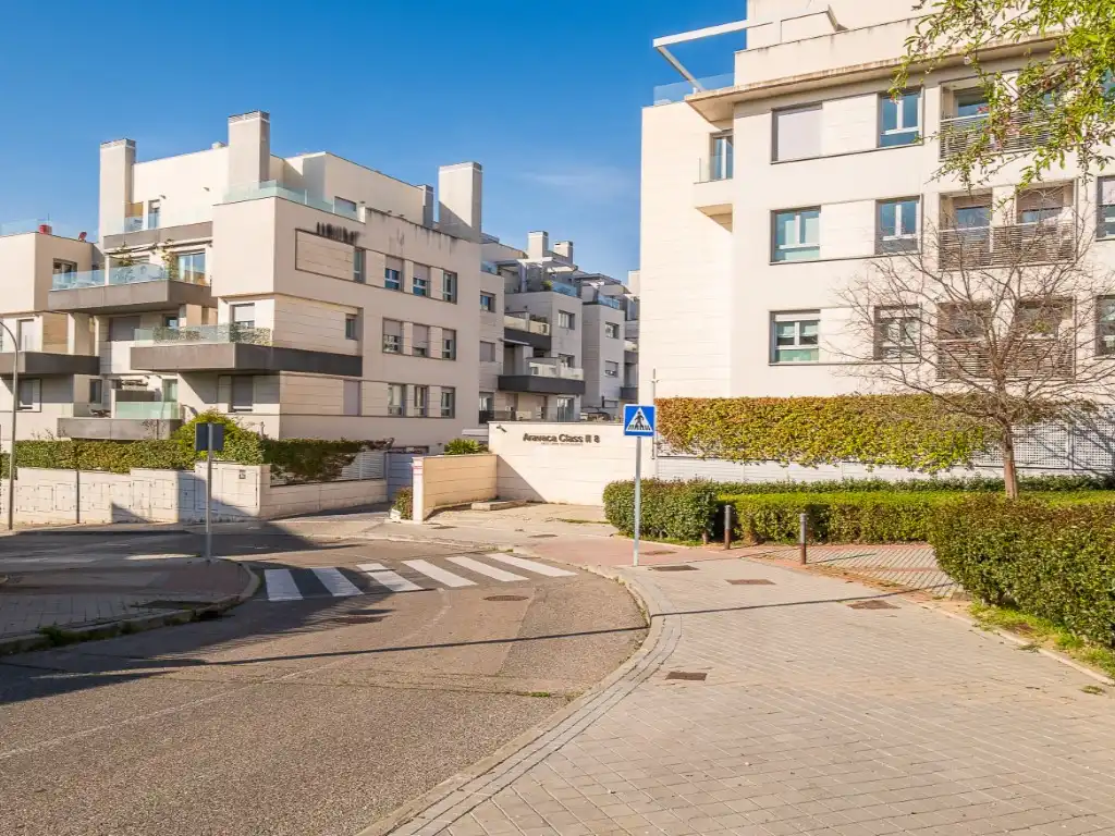 Vista exterior de Piso en venta en Madrid con Aire acondicionado, Jardín privado y Terraza