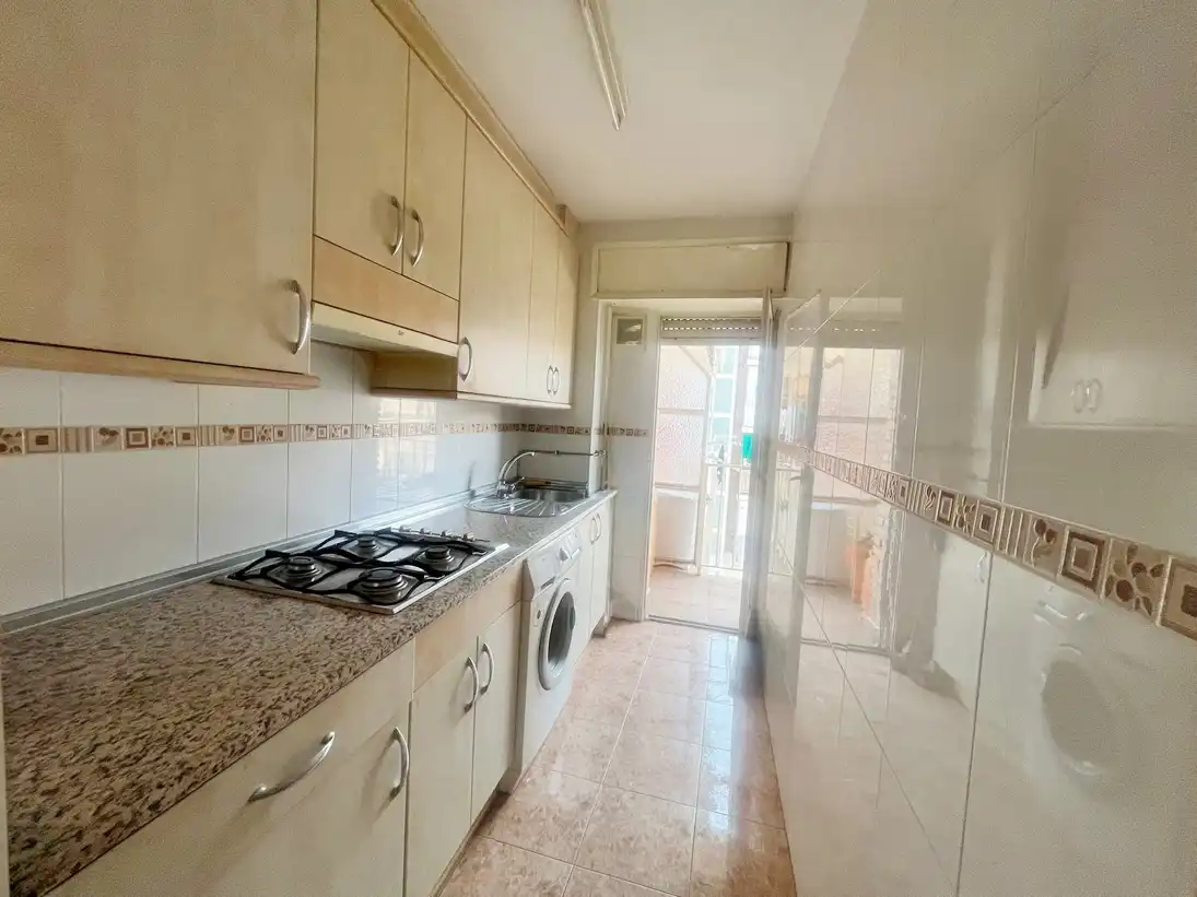 Cuina de Pis en venda en Madrid amb Terrassa, Moblat i Rentadora