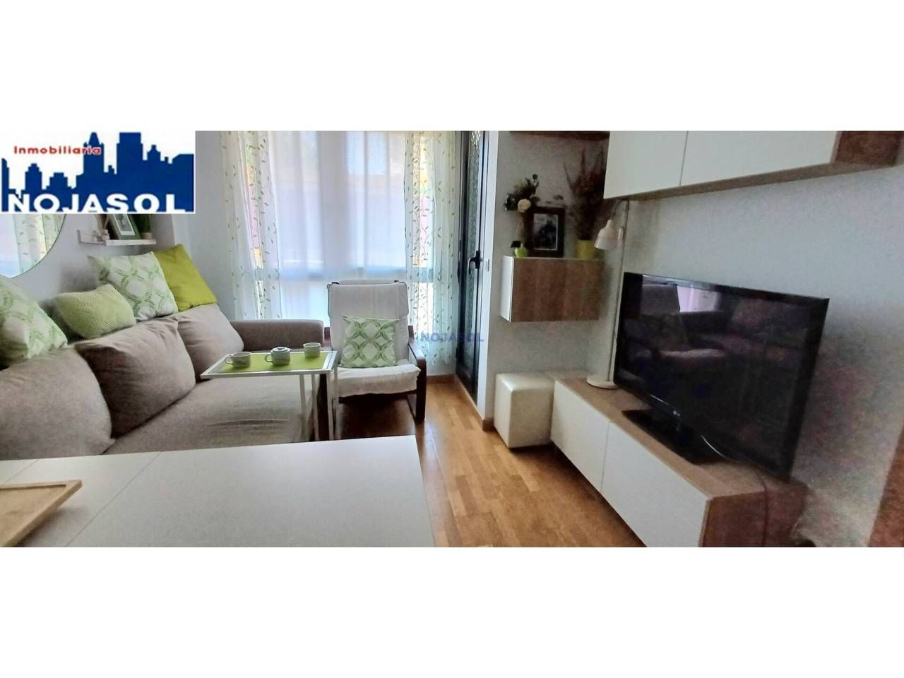 Sala d'estar de Apartament en venda en Santoña amb Calefacció i Moblat