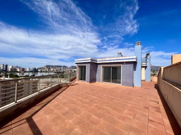 Penthouse with pool for sale in Zona Levante - Playa Fossa