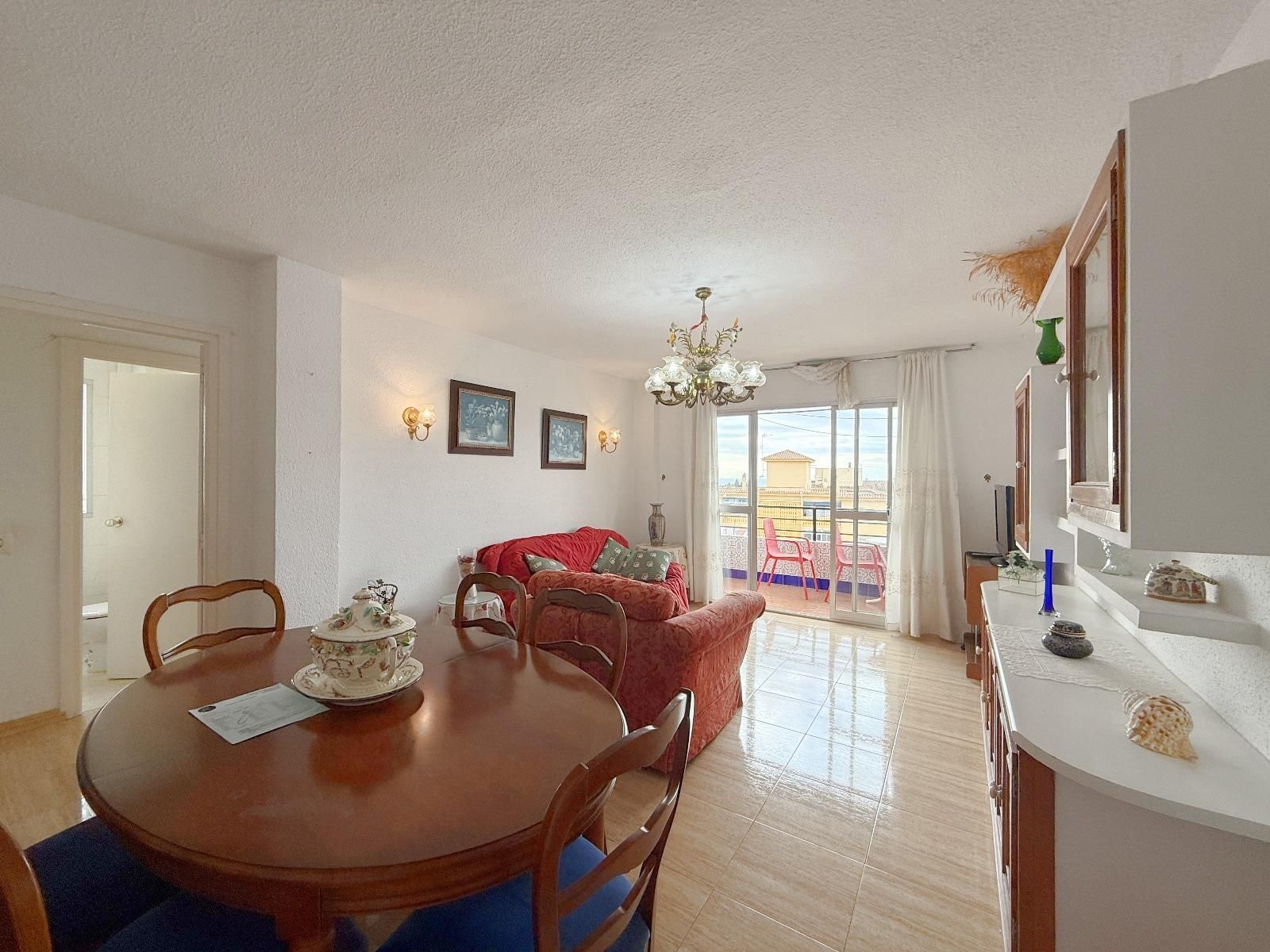 Sala d'estar de Pis en venda en Marbella amb Aire condicionat i Terrassa