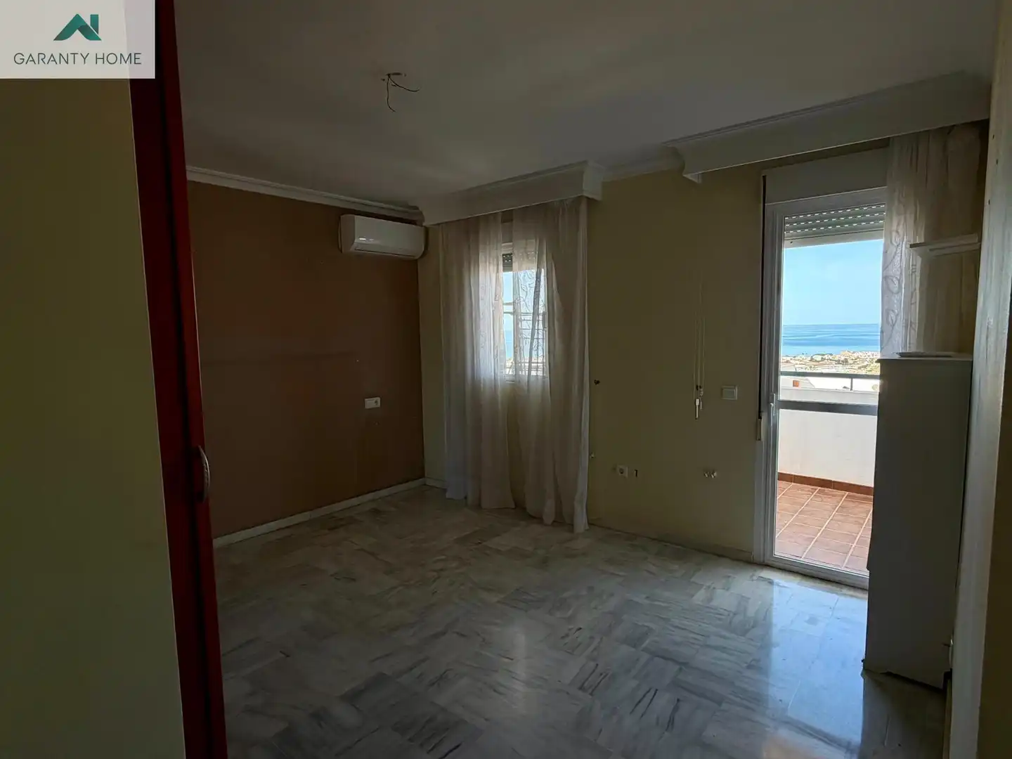 Habitación de Dúplex en venta en Rincón de la Victoria con Aire acondicionado, Calefacción y Terraza