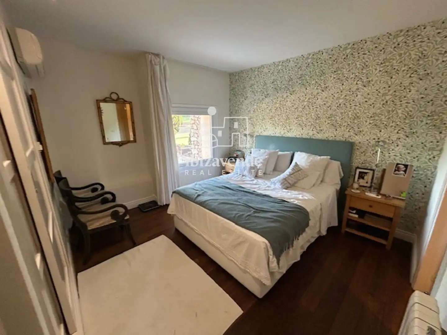 Schlafzimmer von Einfamilien-Reihenhaus zur Miete in Santa Eulària des Riu mit Klimaanlage, Heizung und Parkett