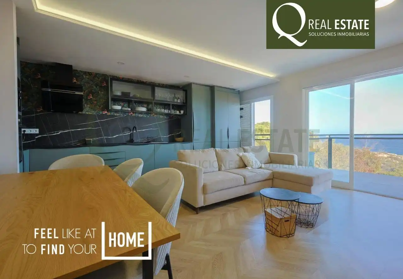 Wohnzimmer von Dachboden zum Verkauf in El Campello mit Klimaanlage, Terrasse und Balkon