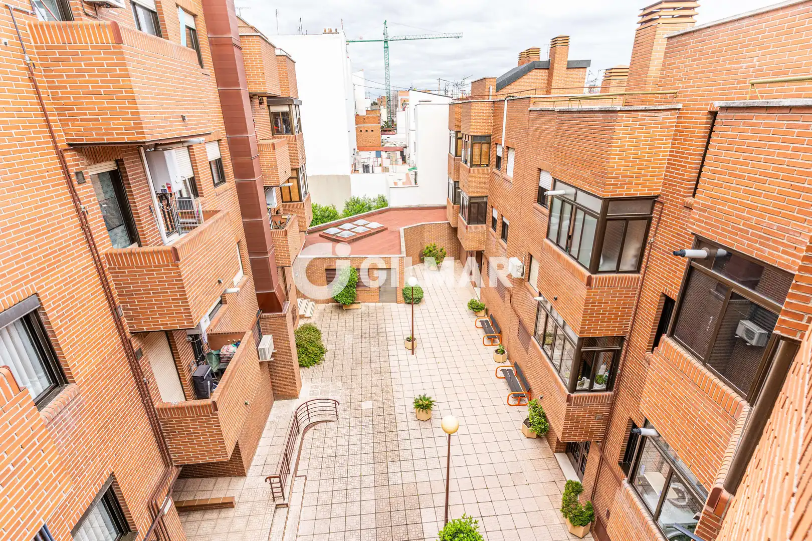 Vista exterior de Pis en venda en Latina
