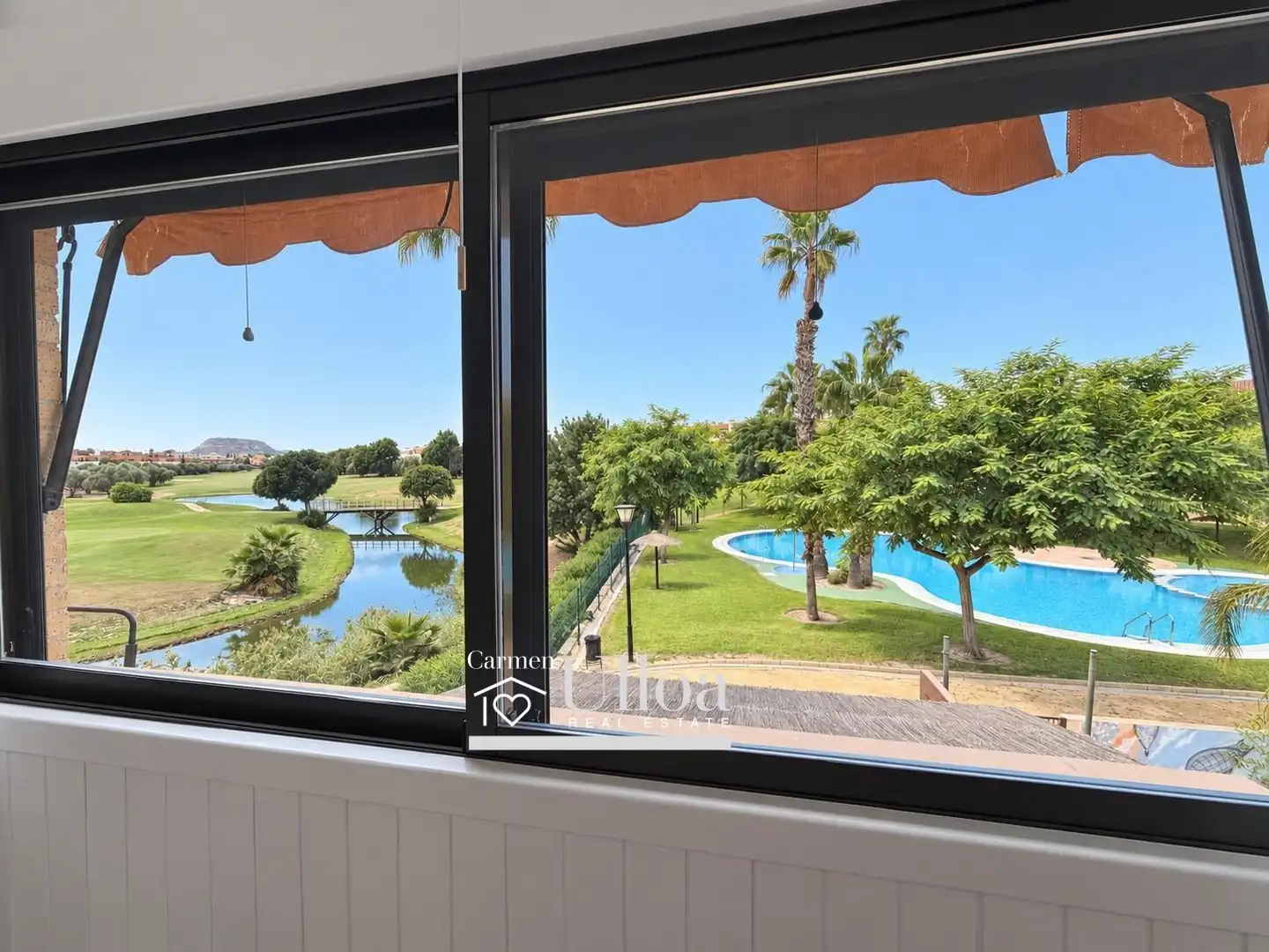 Vista exterior de Casa o chalet en venta en Alicante / Alacant con Aire acondicionado, Calefacción y Jardín privado