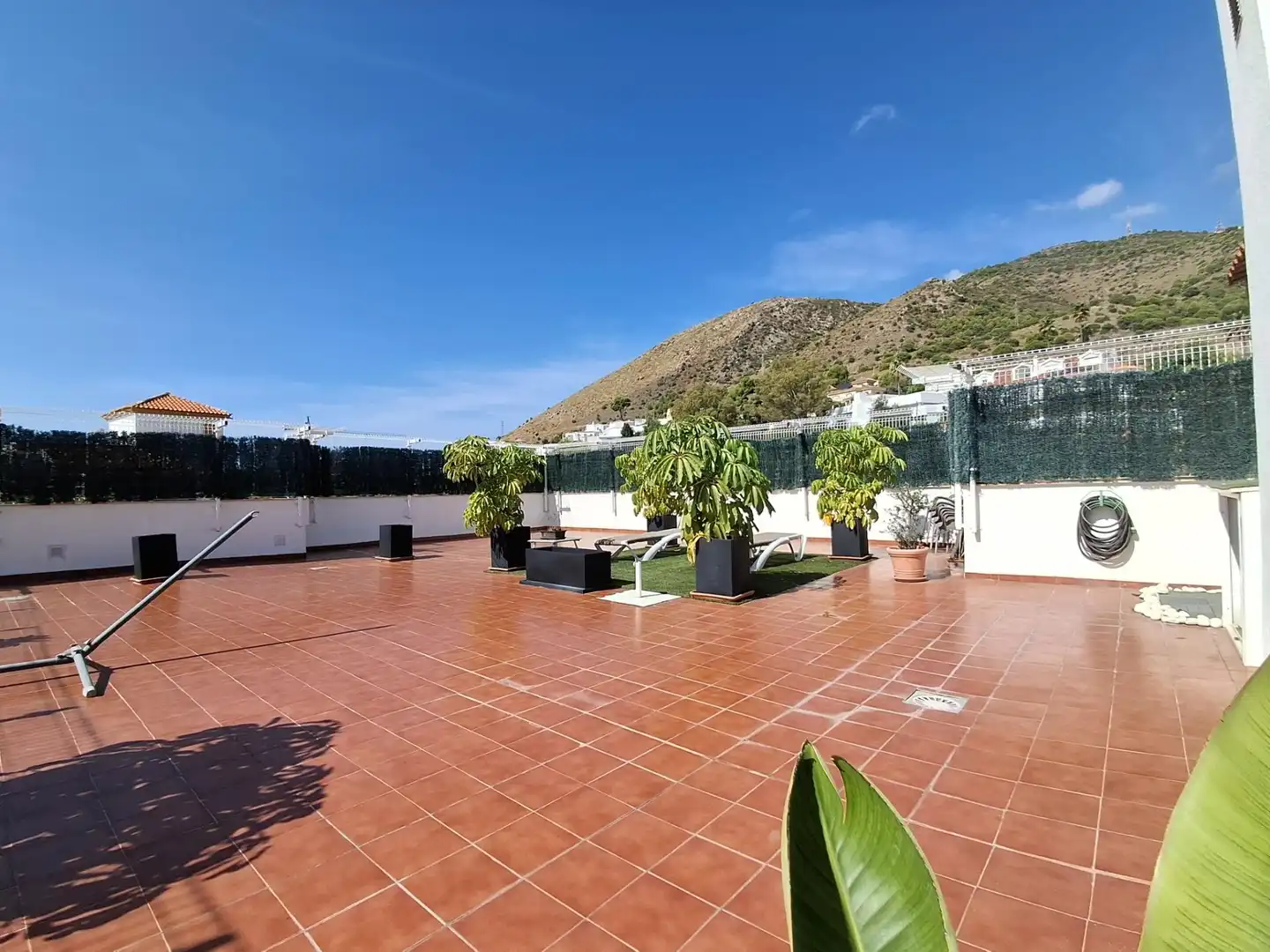 Penthouse with pool for sale in Benalmádena pueblo
