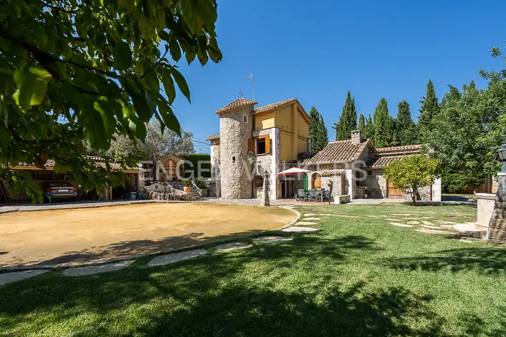 Exterior view of Houses for sale in L'Eliana  with Air Conditioner, Heating and Private garden